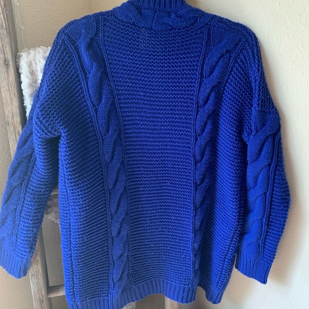 Blue Sweater - Picture 5 of 5
